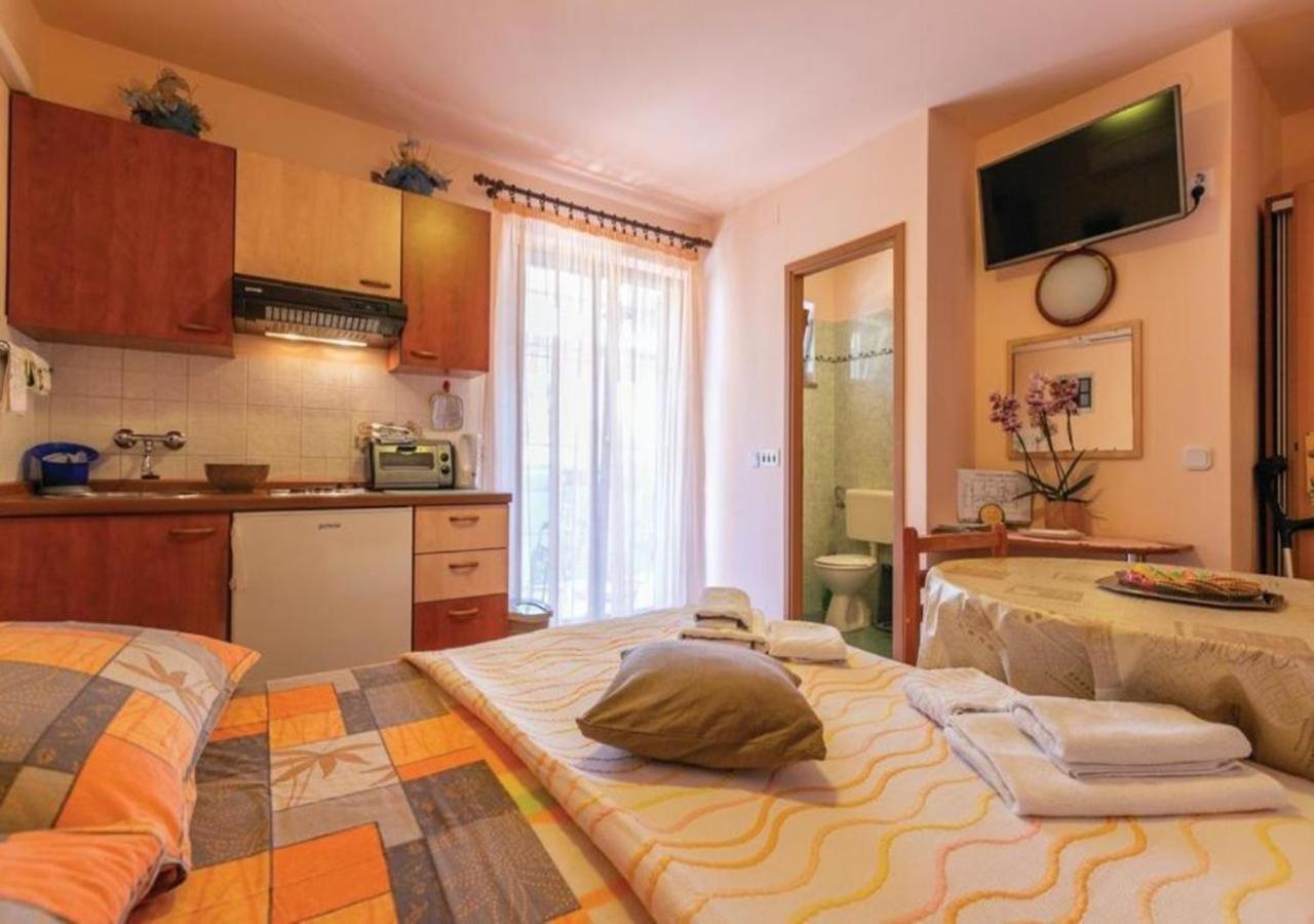 Adria Vrsar Apartment ภายนอก รูปภาพ